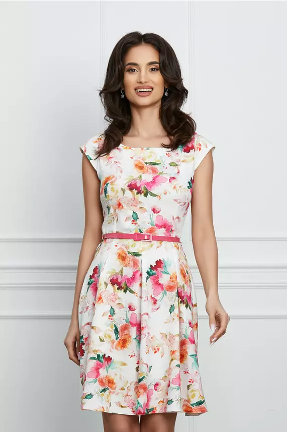 Rochie de primăvară cu imprimeu floral fucsia și curea